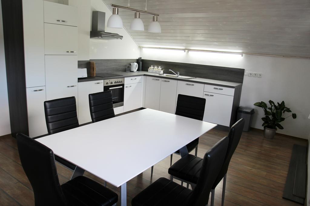 Lake House Apartment Medvode Εξωτερικό φωτογραφία
